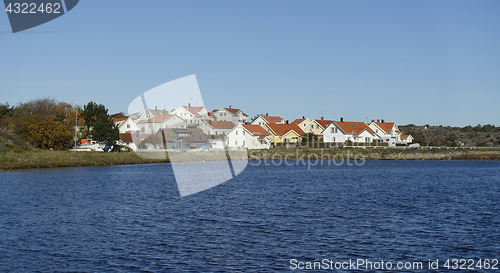 Image of house near the sea