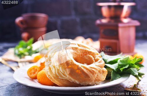 Image of cakes with cream