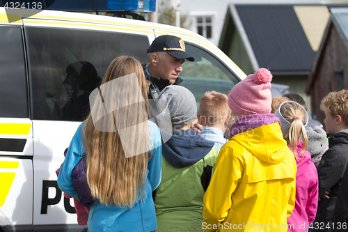 Image of Police Meet Childeren