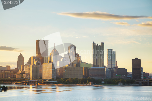 Image of Pittsburgh cityscape with the Ohio river