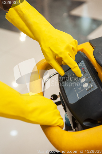 Image of washing floor in shopping center