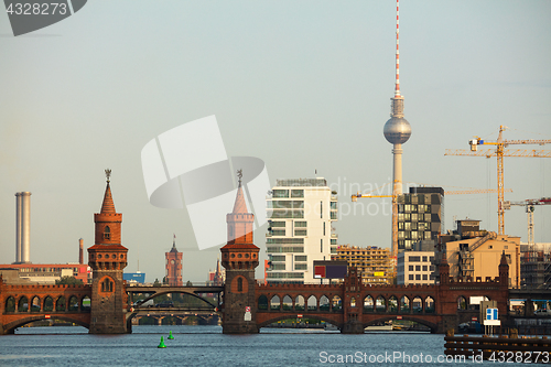 Image of Berlin cityscape with Oberbaum bridge