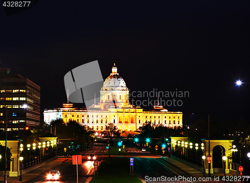 Image of Minnesota capitol building in Saint Paul, MN