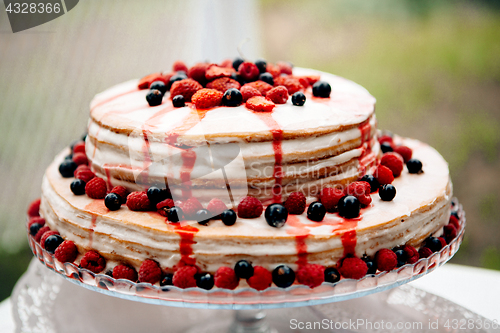 Image of Blueberry currant crimson cake