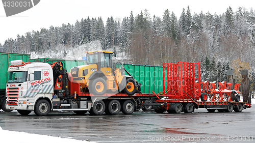 Image of Scania Special Transport on Winter Truck Stop