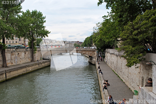 Image of Bridges and embankments of the Seine.