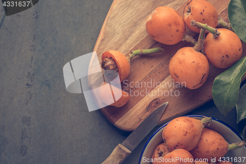 Image of loquats on kitchen counter