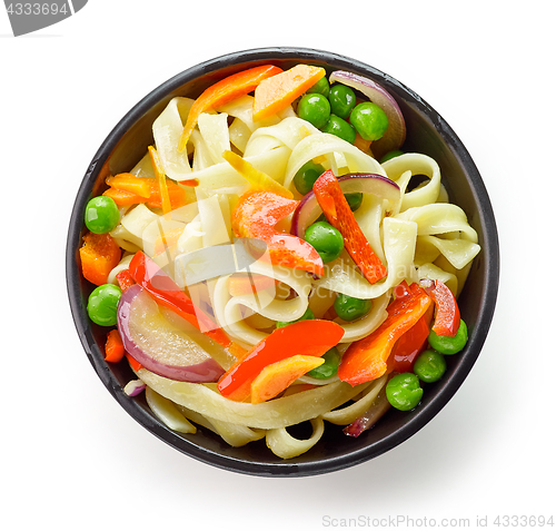 Image of Bowl of egg noodles with vegetables