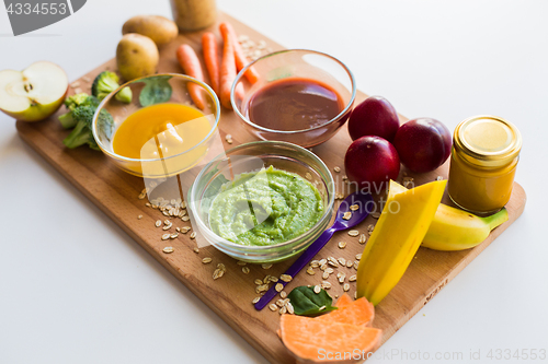 Image of vegetable puree or baby food in glass bowls