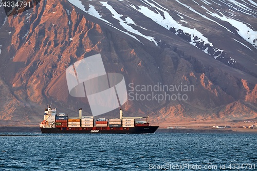 Image of Container ship arriving