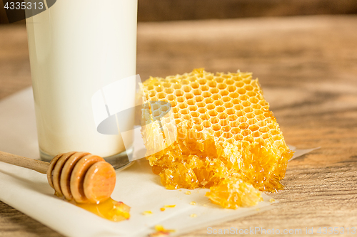 Image of Sweet honeycomb on wooden table