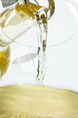 Image of The white wine jet