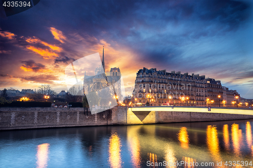 Image of Notre Dame de Paris at Twilight