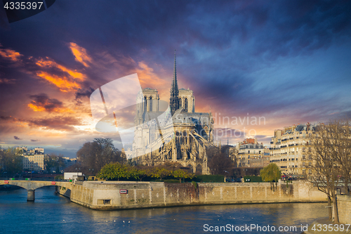 Image of Notre Dame de Paris at Twilight