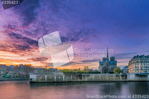 Image of Notre Dame de Paris at Twilight