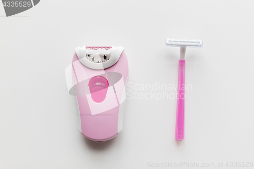 Image of safety razor and epilator