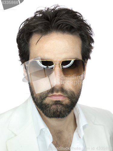 Image of bearded man with sunglasses