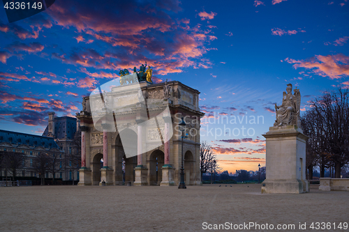 Image of Arc de Triomphe at the Place du Carrousel in Paris 