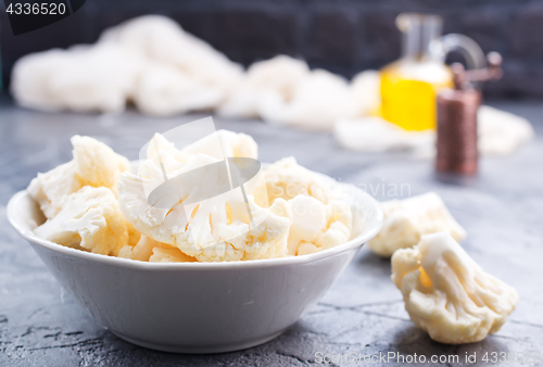 Image of raw cauliflower