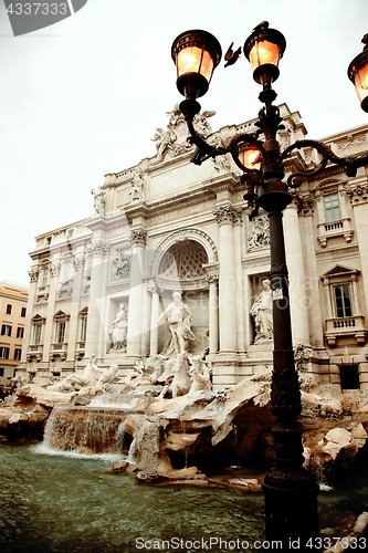 Image of Trevi Fountain in Rome, Italy