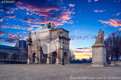 Image of Arc de Triomphe at the Place du Carrousel in Paris 