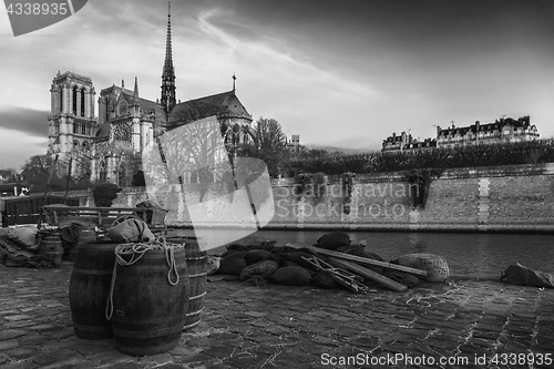 Image of Old Paris docks