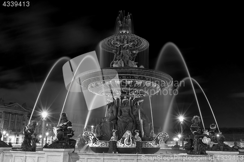 Image of Fountain at Place de la Concorde in Paris 