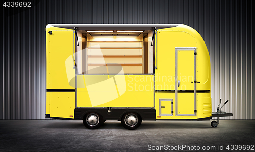 Image of yelow food truck