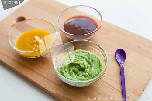 Image of vegetable puree or baby food in glass bowls