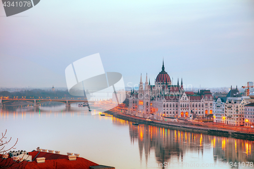 Image of Parliament building in Budapest, Hungary