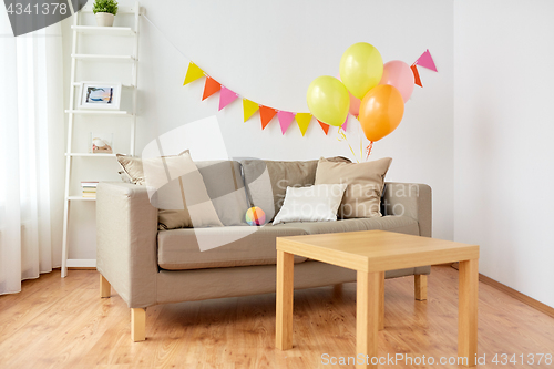 Image of living room decorated for home birthday party