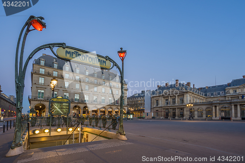 Image of Paris Metropolitain entrance