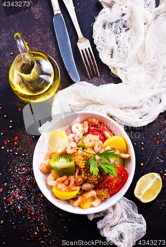 Image of salad with shrimps