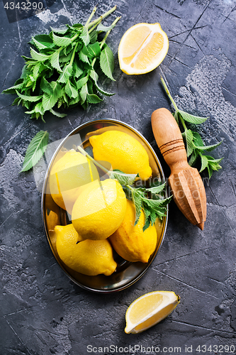 Image of lemons with mint