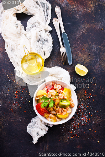 Image of salad with shrimps