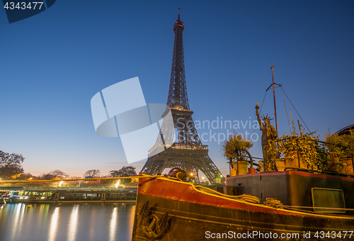 Image of Paris, with the Eiffel Tower