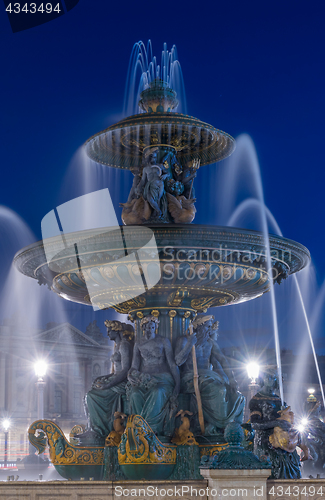 Image of Fountain at Place de la Concord in Paris 