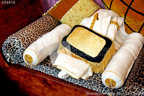 Image of African settee