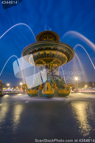 Image of Fountain at Place de la Concord in Paris 