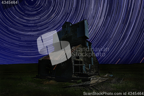 Image of Star Trail Night Time Lapsed Exposure in Palouse Washington