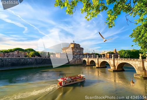 Image of Boat on the tiber