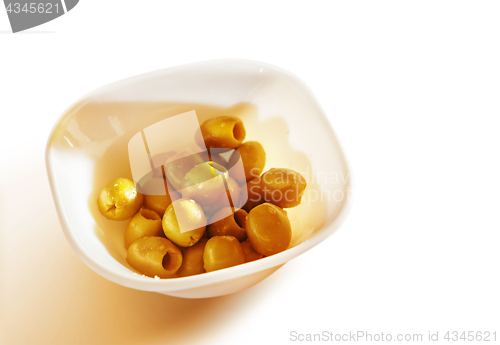 Image of marinated olives in teabowl