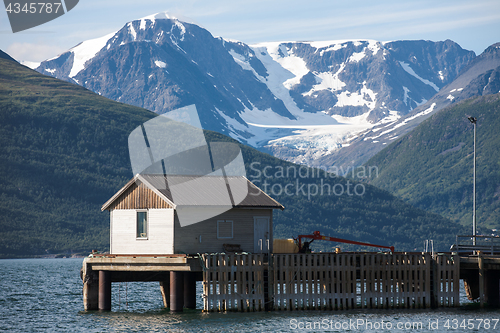 Image of fishing house