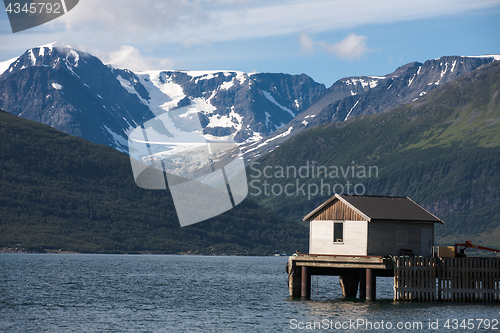 Image of fishing house