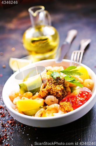 Image of salad with shrimps