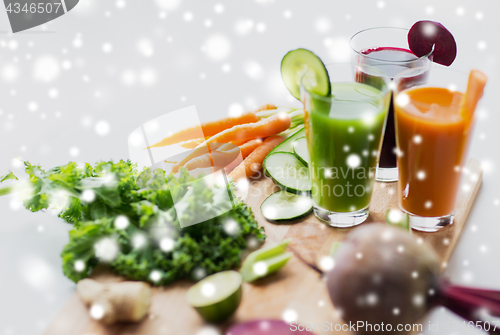 Image of glasses with different vegetable fresh juices