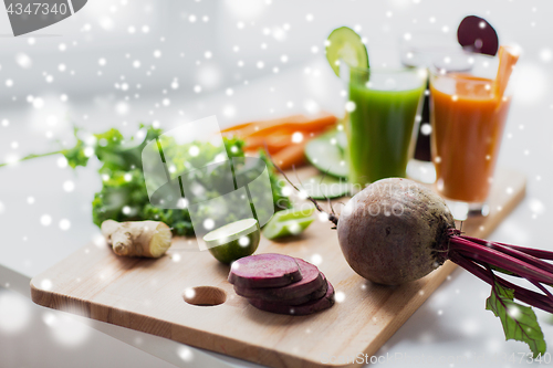 Image of glasses with different vegetable fresh juices