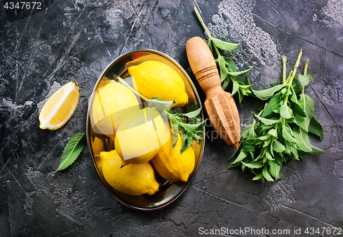 Image of lemons with mint