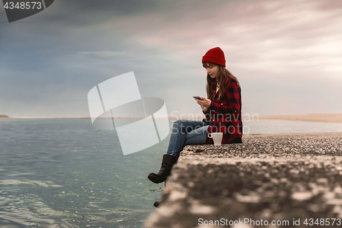 Image of Girl on the lake