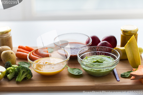 Image of vegetable puree or baby food in glass bowls